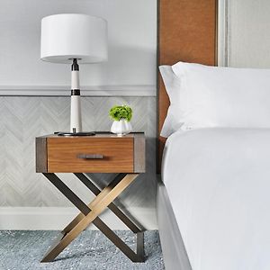 Executive Suite 1 Bedroom Suite 1 King Sofa bed
