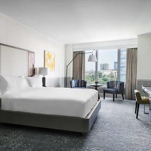 Scenic Park View Guest room 1 King Boston Common view